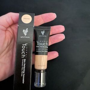 Younique Concealer